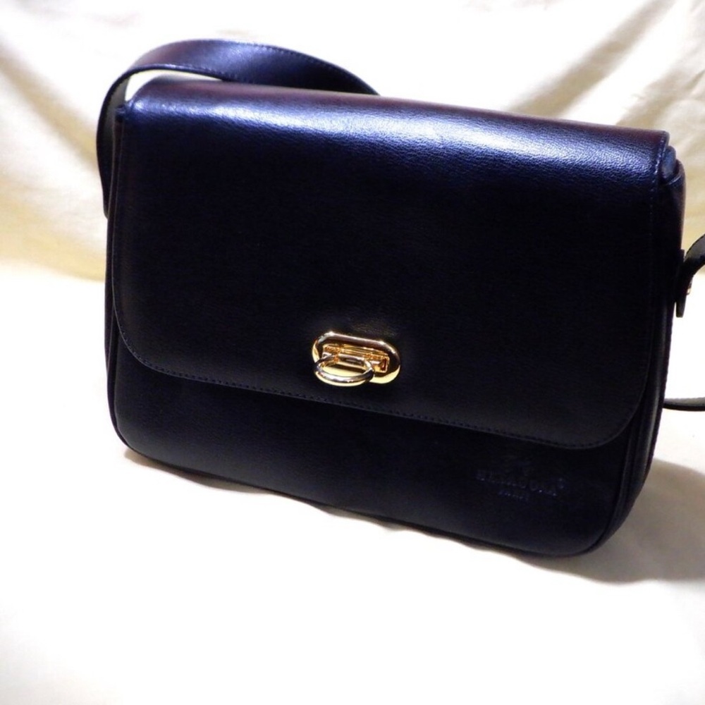 A Gift Never Used ~~~ HEXAGONA, Paris Crossbody HANDBAG ~~~